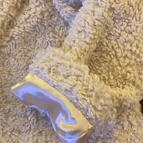 Wooly And Versatile Jacket - Picture 3 of 7